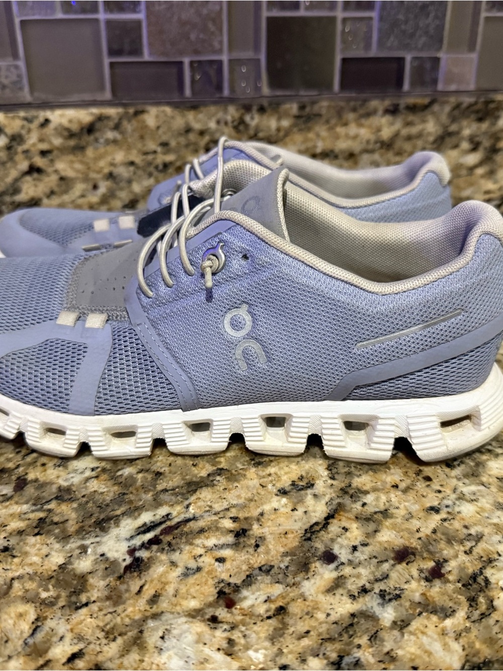 On Cloud 5 Lilac Purple Women's Size 7 Running Shoes - Gently Worn